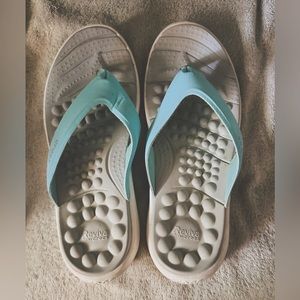Croc flip flop sandals- grey and teal. Size 8